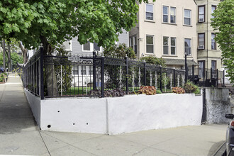 91 Marble Hill Ave in Bronx, NY - Building Photo - Building Photo