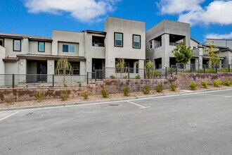 11553 Alpine Cove Ave in Las Vegas, NV - Building Photo - Building Photo