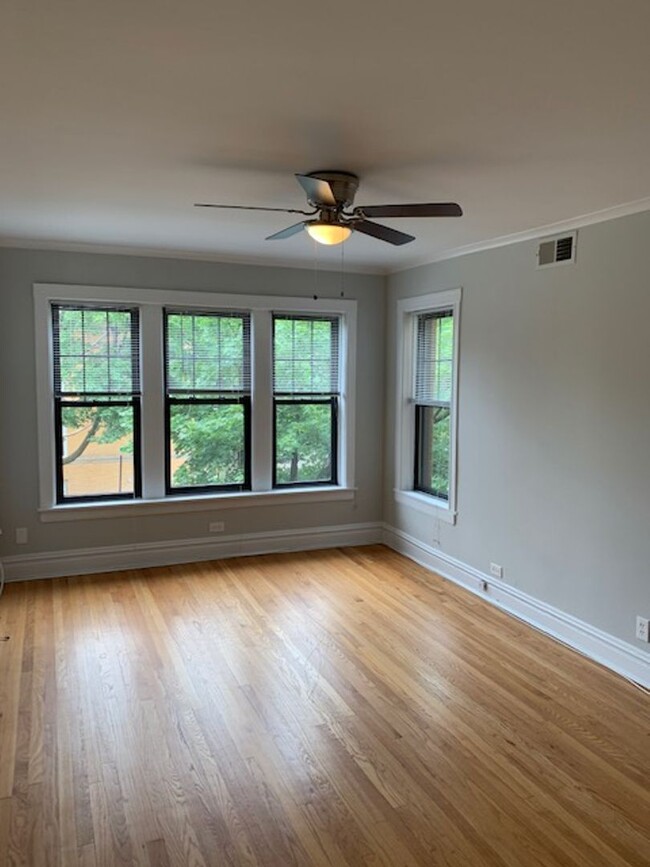 2301 W Addison St, Unit #2301-2