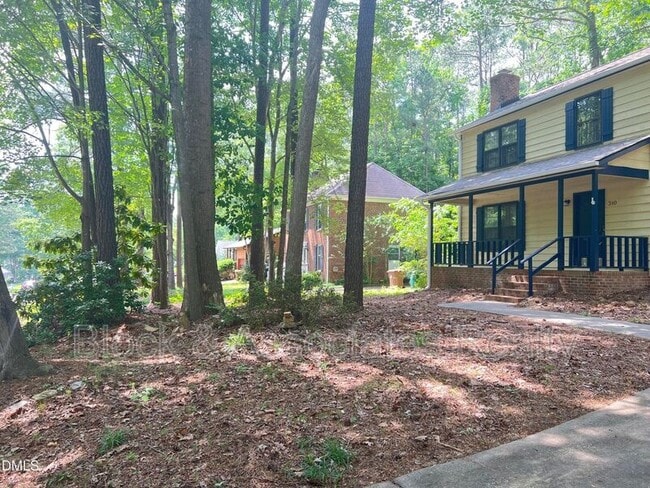 310 Trappers Run Dr in Cary, NC - Building Photo - Building Photo