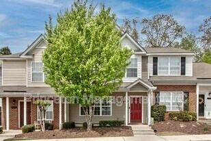 137 Lynch Cir in Mooresville, NC - Building Photo