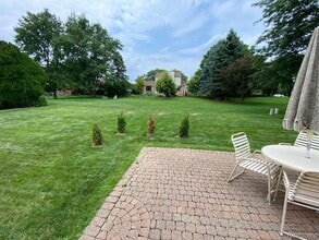 2208 Cumberland Rd in Rochester Hills, MI - Building Photo - Building Photo