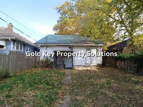 815 N Elm St in Muncie, IN - Building Photo - Building Photo