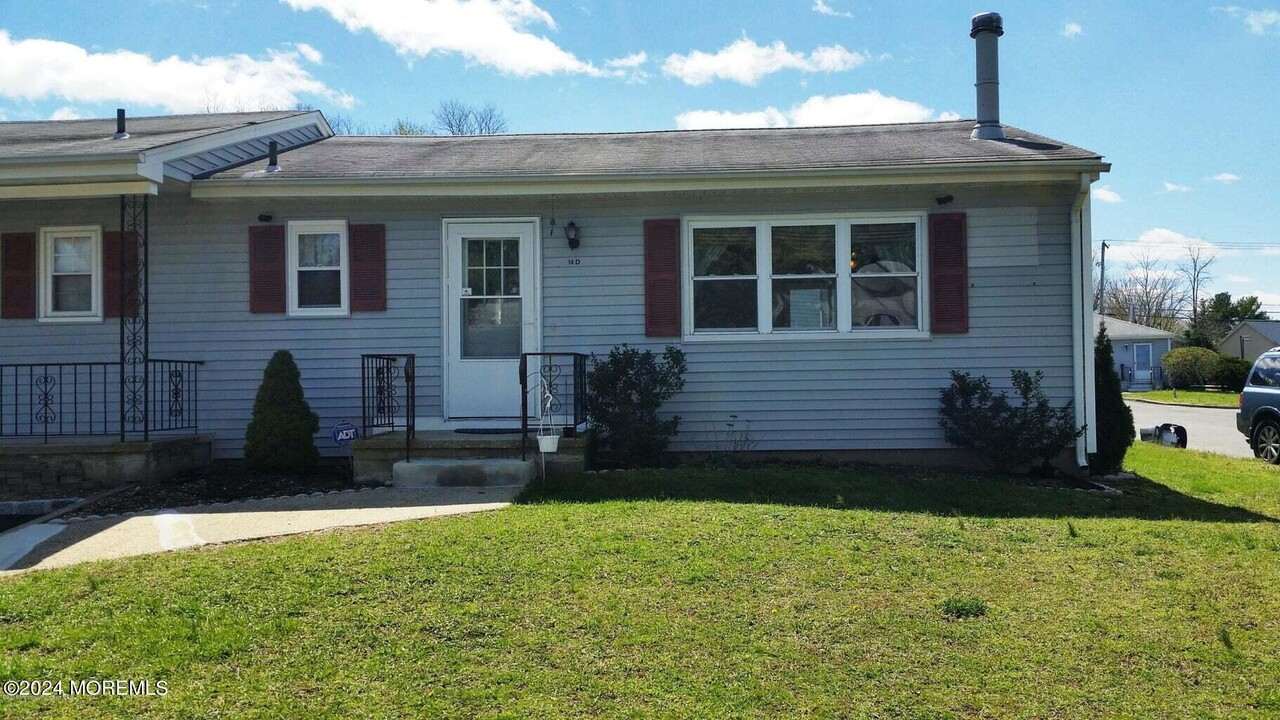 14D Primrose Ln in Jackson Township, NJ - Building Photo