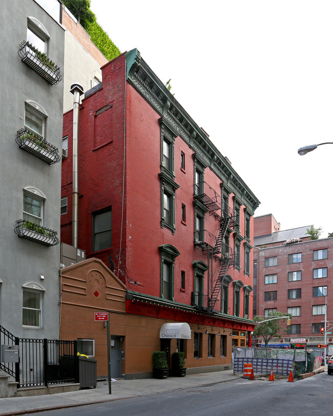 174 Grand St in New York, NY - Building Photo - Building Photo