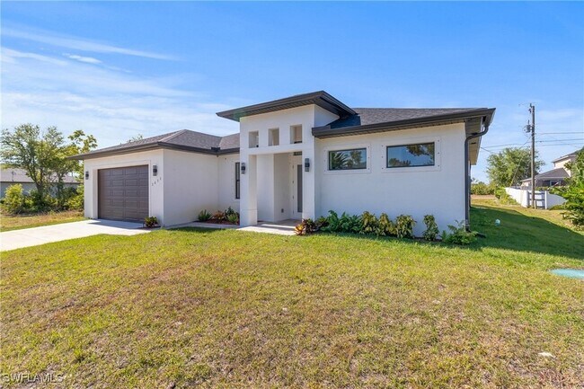 2032 NE 20th Terrace in Cape Coral, FL - Building Photo - Building Photo