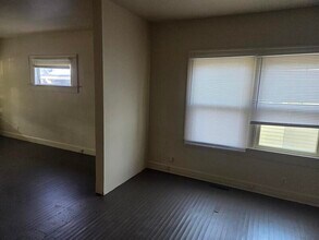 927 Dequincy St in Indianapolis, IN - Building Photo - Building Photo