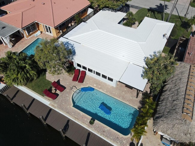 property at 2548 SE 14th St