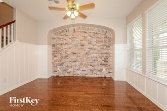 130 S Flickering Sun Cir in The Woodlands, TX - Building Photo - Building Photo