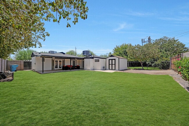 property at 224 W Glenrosa Ave