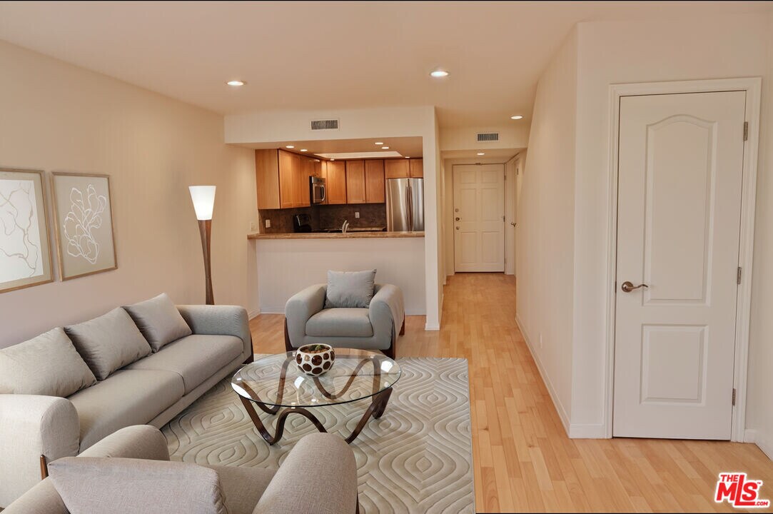 328 Culver Blvd in Los Angeles, CA - Building Photo