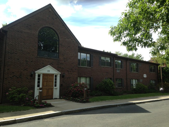 Cold Spring Apartments in Newton, MA - Foto de edificio - Building Photo