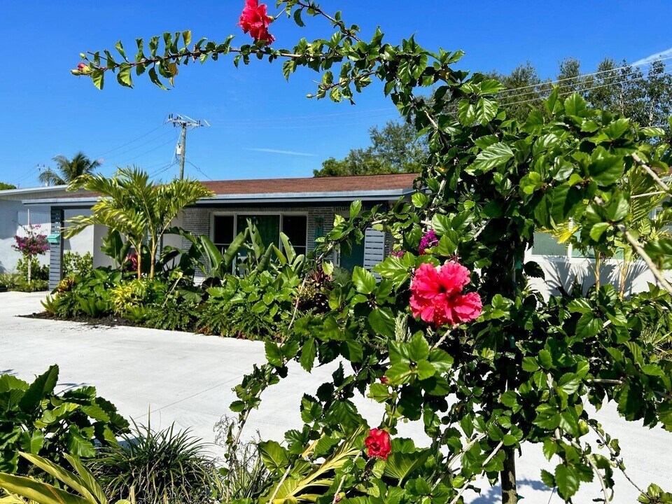 1182 SE 2nd Ave in Deerfield Beach, FL - Building Photo