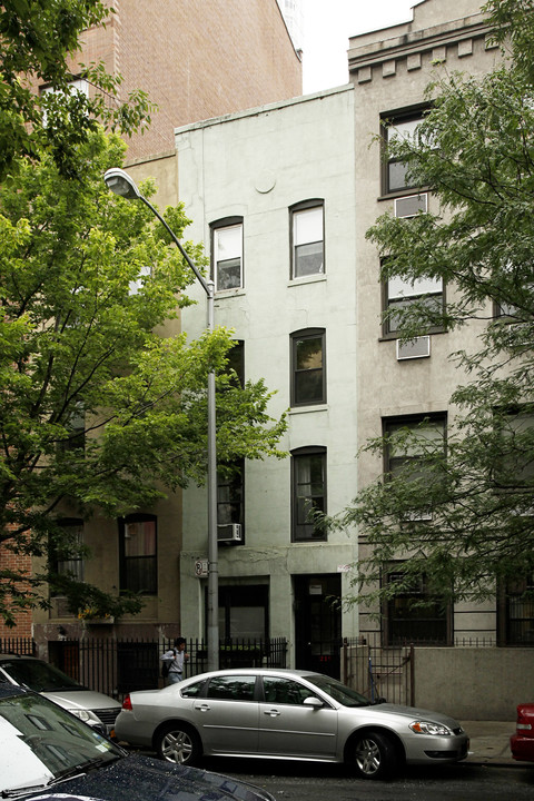 219 E 30th St in New York, NY - Building Photo