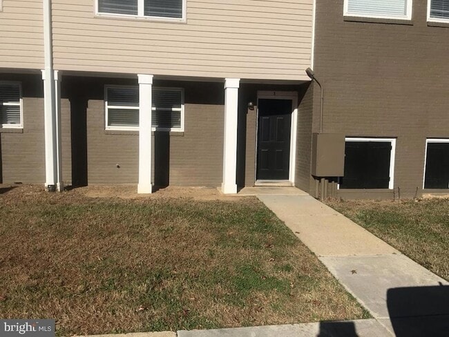 2050 Nike Dr in Waldorf, MD - Building Photo - Building Photo