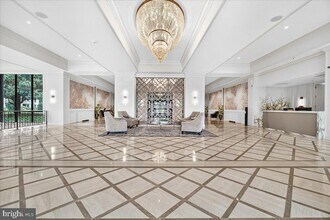 5225 Pooks Hill Rd in Bethesda, MD - Building Photo - Building Photo