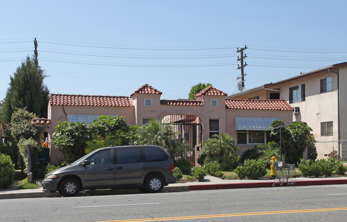 1049 Western Ave in Glendale, CA - Building Photo