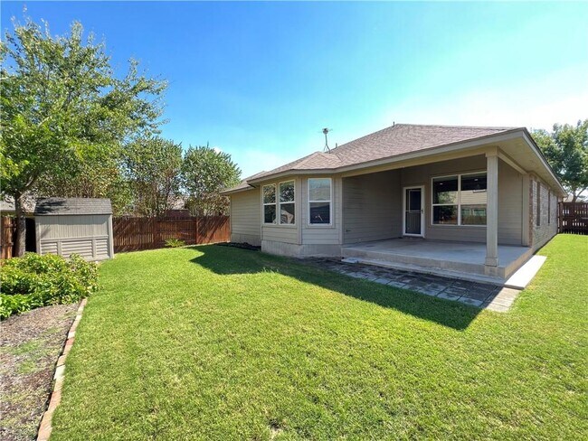 2491 Santa Barbara Loop in Round Rock, TX - Building Photo - Building Photo