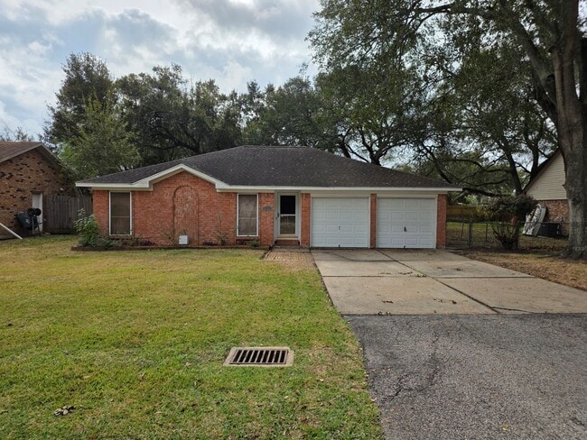 property at 2121 Redwood St