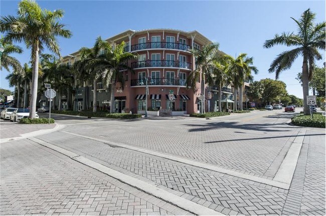 225 NE 1st St-Unit -306 in Delray Beach, FL - Building Photo - Building Photo