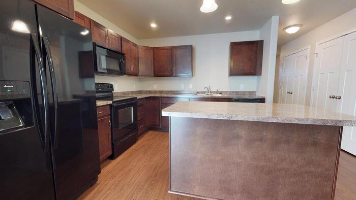 4009 29th St SE in Mandan, ND - Building Photo