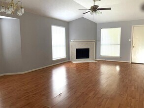 18311 Beaverdell Dr in Tomball, TX - Building Photo - Building Photo