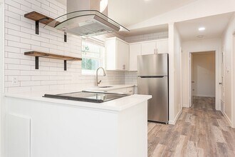 1119 Mariposa Dr in Austin, TX - Building Photo - Building Photo