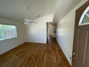 21100 Santa Barbara Dr, Unit B in Tehachapi, CA - Building Photo - Building Photo