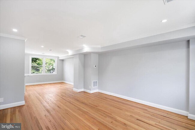 3551 Shannon Dr in Baltimore, MD - Building Photo - Building Photo