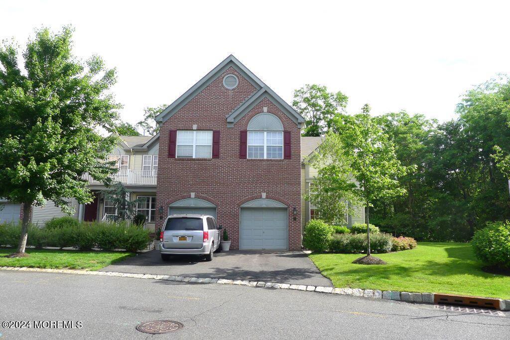 15 Persimmon Ln in Holmdel, NJ - Building Photo