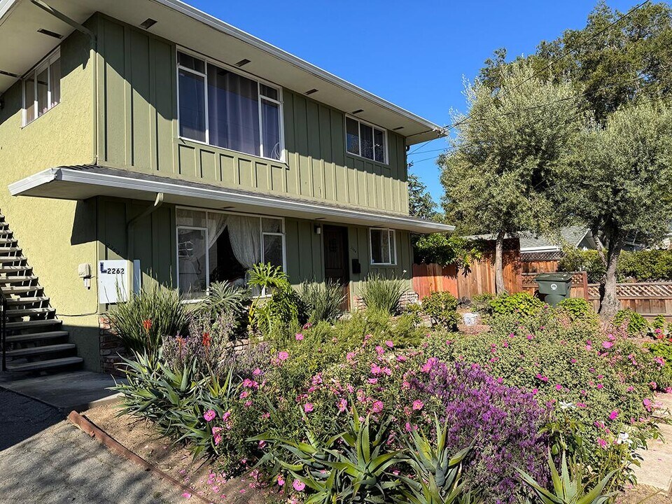 2264 Yale St in Palo Alto, CA - Building Photo