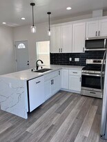 5215-5217 Catoctin Dr in San Diego, CA - Building Photo