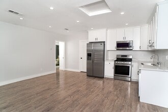 5904 Tobias Ave in Van Nuys, CA - Building Photo - Building Photo