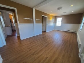 158 East Ave, Unit 2 in Norwalk, CT - Foto de edificio - Building Photo