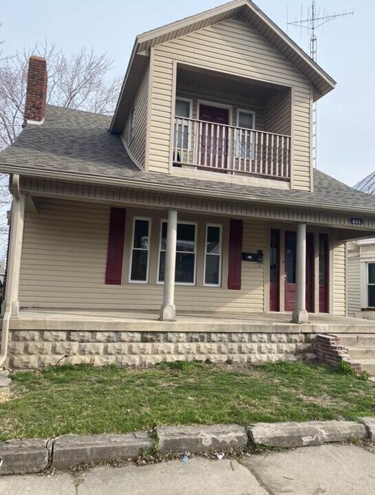 211 E Oak St, Unit 2111/2EOak in Union City, OH - Foto de edificio