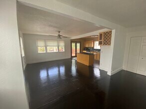 6121 Racine, Unit B in Oakland, CA - Building Photo - Building Photo