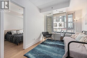 360 Patricia Ave in Ottawa, ON - Building Photo - Building Photo