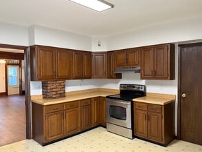 796 Cleveland Ave in Dubuque, IA - Building Photo - Building Photo