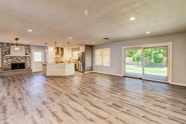 11112 N 106th St in Scottsdale, AZ - Building Photo - Building Photo