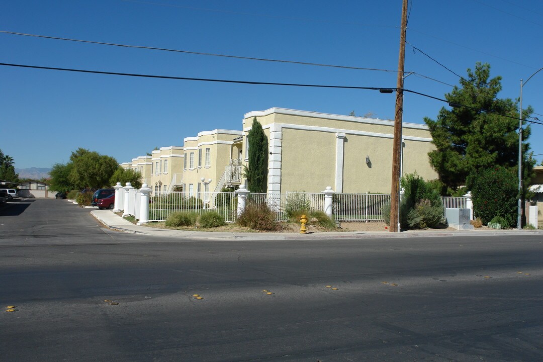 1865 N Walnut Rd in Las Vegas, NV - Foto de edificio