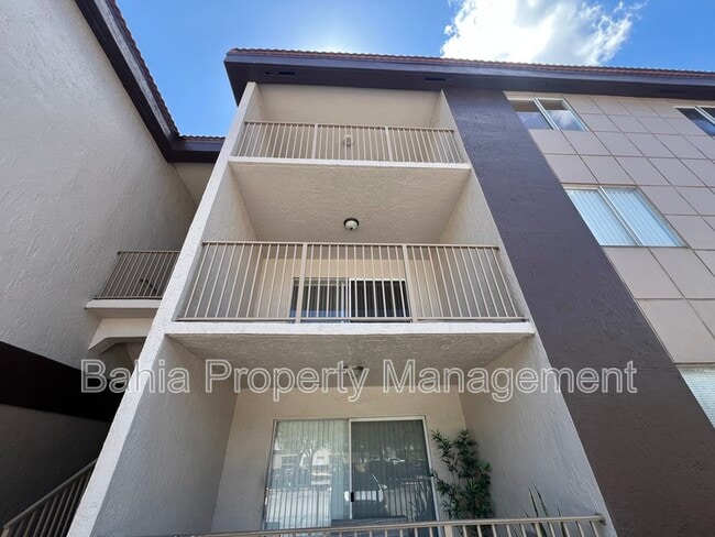 15201 SW 80th St in Miami, FL - Building Photo - Building Photo