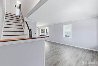 43 Freeman St in Woodbridge Township, NJ - Foto de edificio - Building Photo