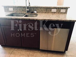 1928 NW 9th Pl in Cape Coral, FL - Building Photo - Building Photo