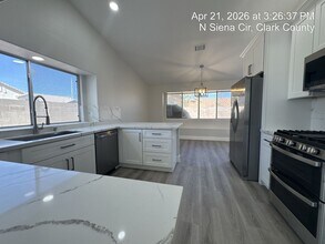 3120 Siena Cir in Las Vegas, NV - Building Photo - Building Photo
