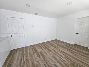 913 Ortega Rd in West Palm Beach, FL - Building Photo - Building Photo