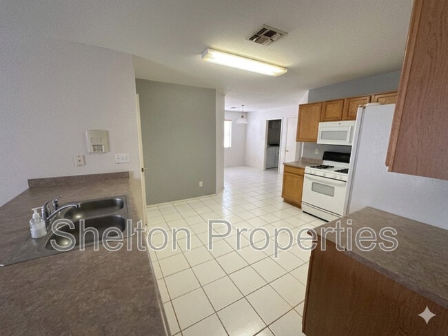 7391 W Solano Dr N in Glendale, AZ - Building Photo - Building Photo