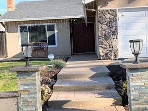 130 Avenida Espana in San Jose, CA - Foto de edificio - Building Photo