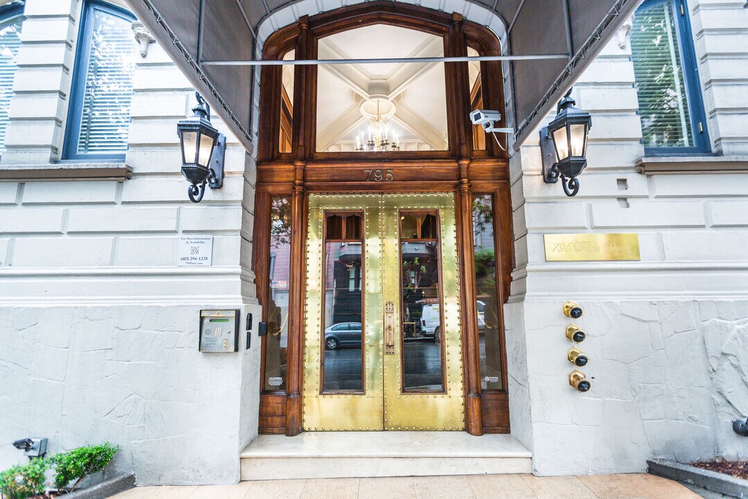 795 Pine in San Francisco, CA - Foto de edificio