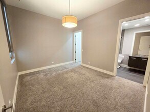 1100 W Adams St in Chicago, IL - Foto de edificio - Building Photo