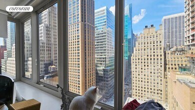 66 W 38th St in New York, NY - Building Photo - Building Photo